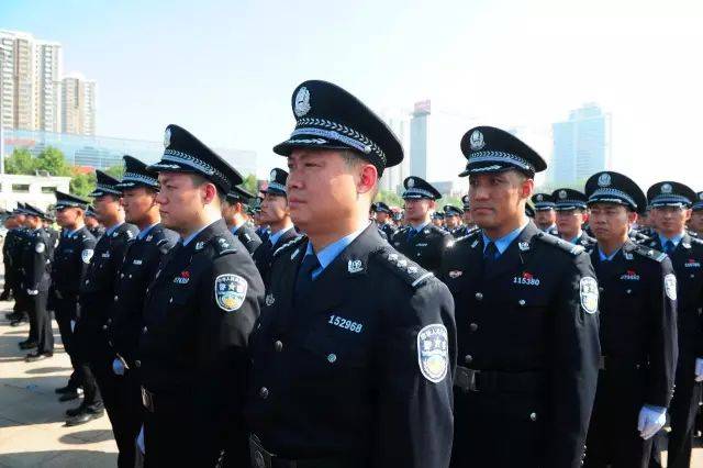 临沂启动合成化巡防 千余警力誓师保平安